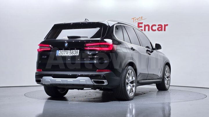 BMW X5 2021 — 2