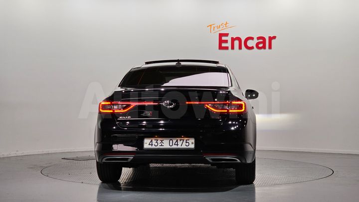Renault SM6