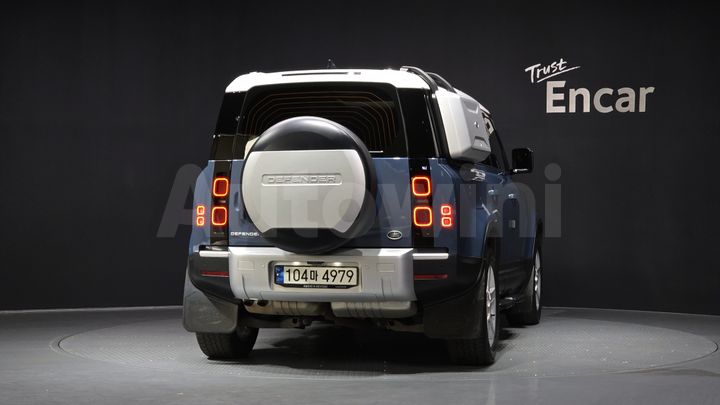Land Rover Defender 2022 — 4