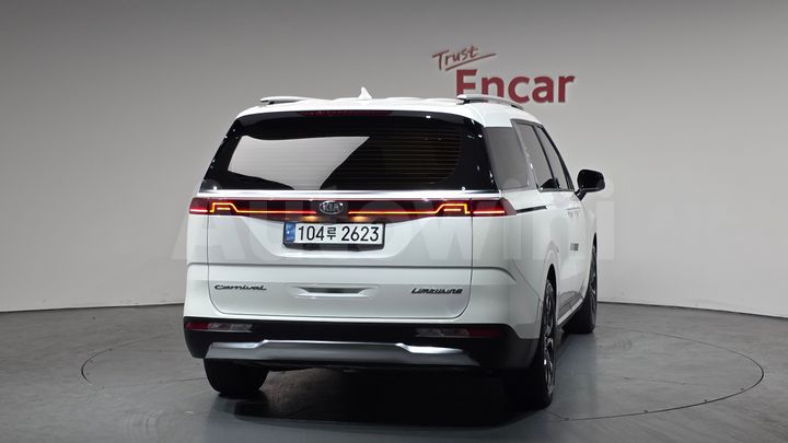 Kia Carnival 2021 — 3