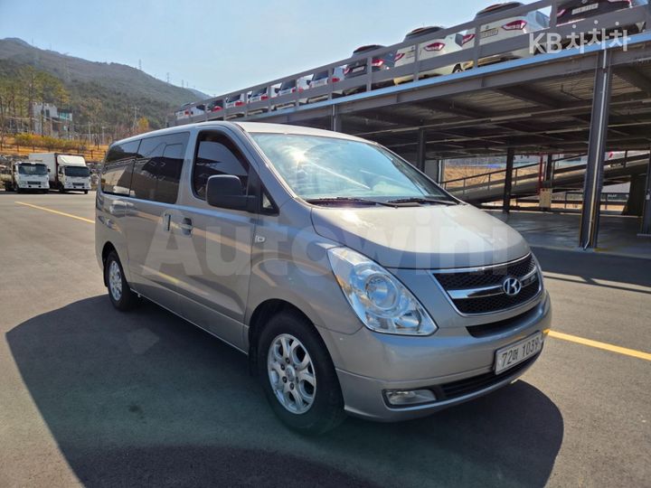 Hyundai Starex 2011 — 3