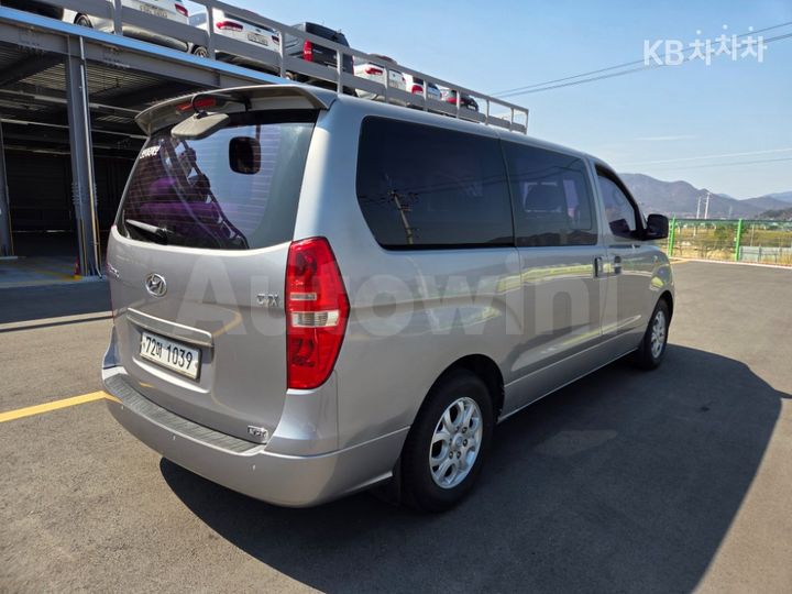 Hyundai Starex 2011 — 5