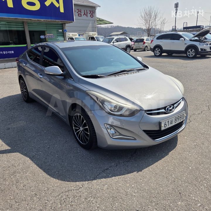 Hyundai Avante 2014 — 4