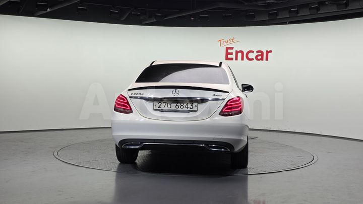 Mercedes-Benz C Class 2018 — 4