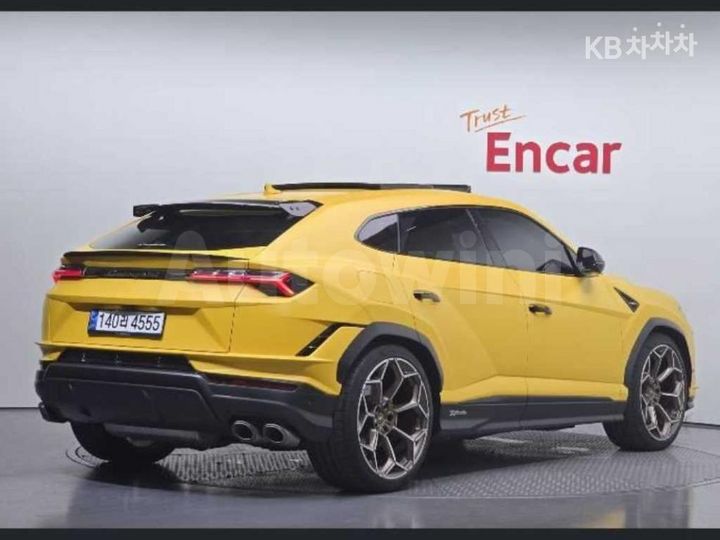 Lamborghini Urus 2024 — 2
