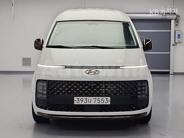 Hyundai Staria 2023 — 2