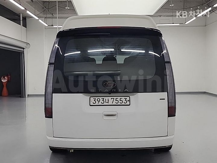 Hyundai Staria 2023 — 3