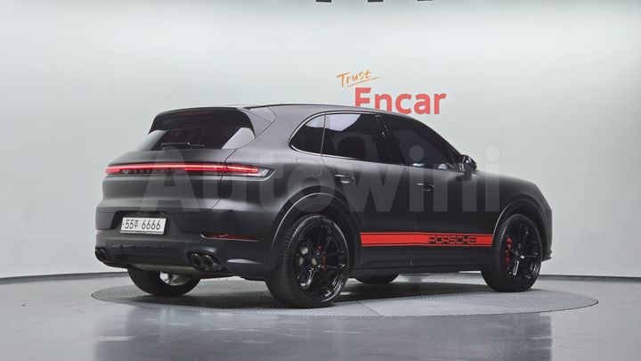 Porsche Cayenne 2024 — 2