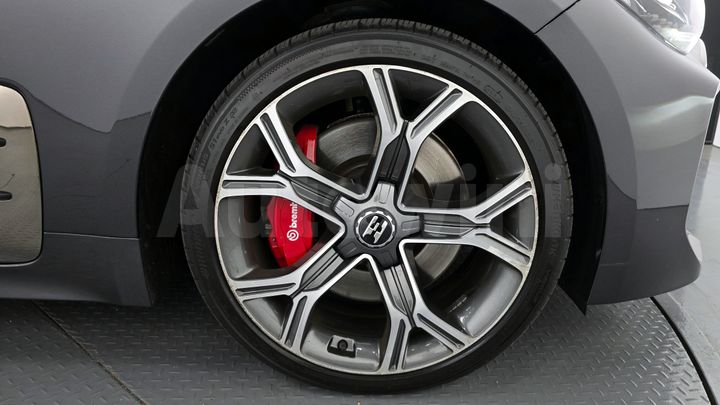 Kia Stinger 2018 — 5