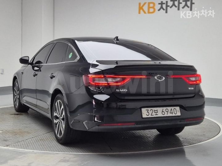 Renault SM6 2016 — 2