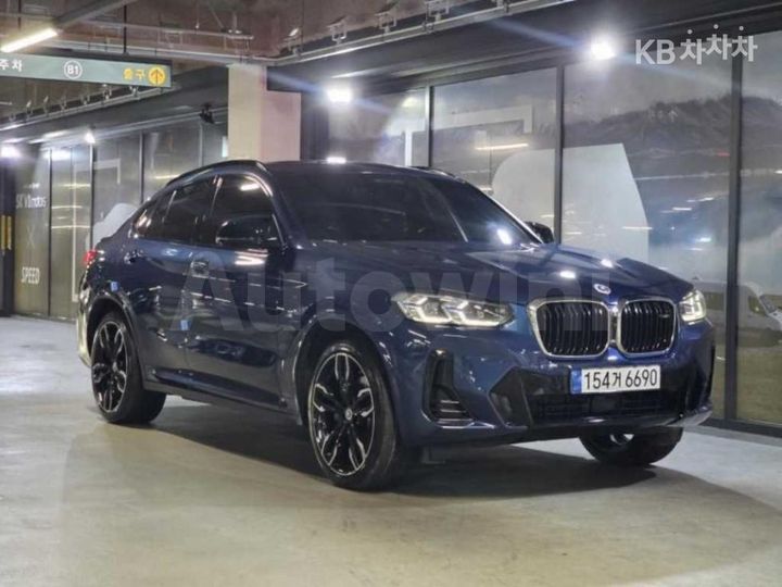 BMW X4 2023 — 2