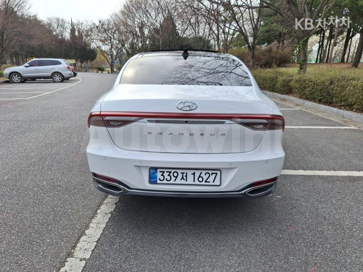 Hyundai Grandeur 2022 — 5