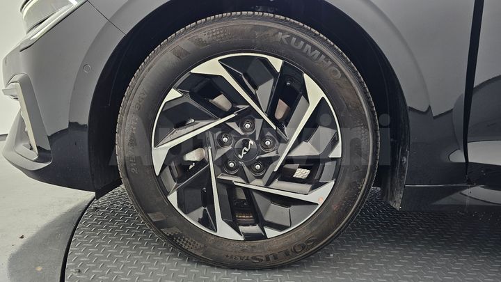 Kia K5 2025 — 5