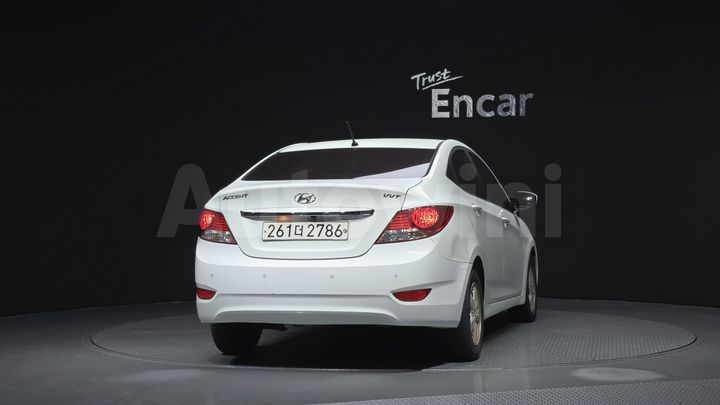Hyundai Accent 2011 — 4