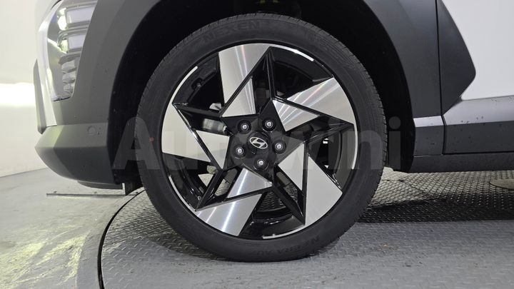 Hyundai Kona 2025 — 5