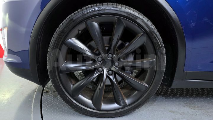 Tesla Model X 2020 — 5