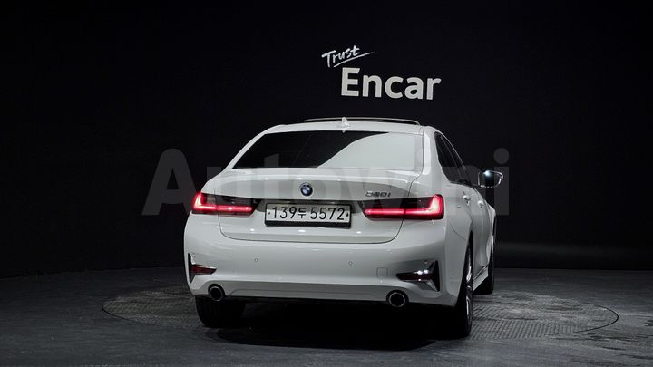 BMW 3 Series 2020 — 3