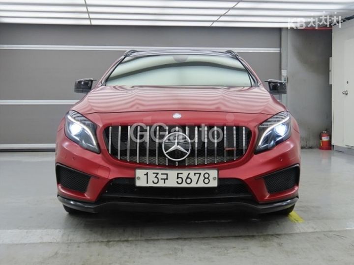 Mercedes Benz GLA Class 2015 — 2