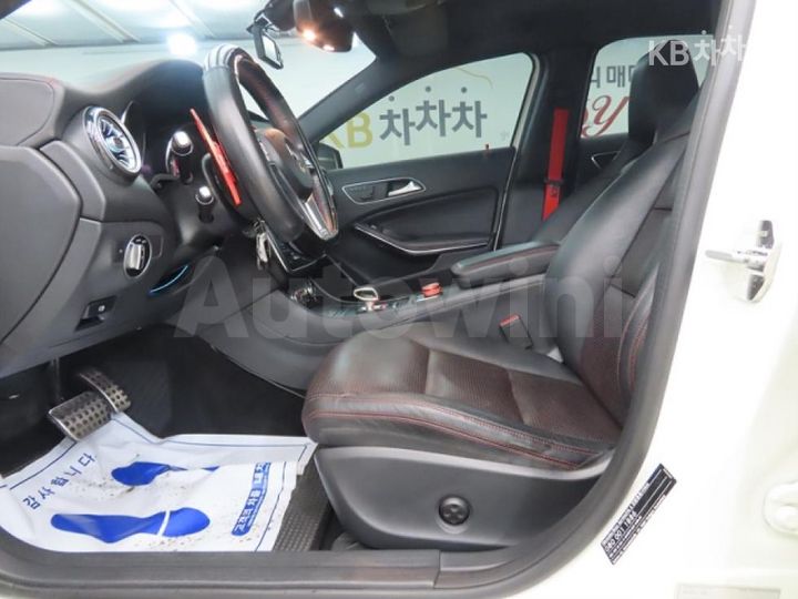Mercedes Benz GLA Class 2015 — 5