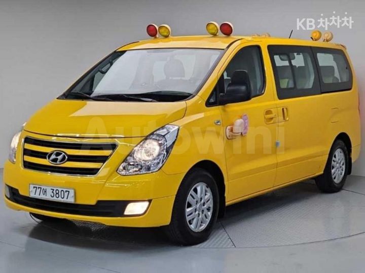 Hyundai Starex 2016 — 2