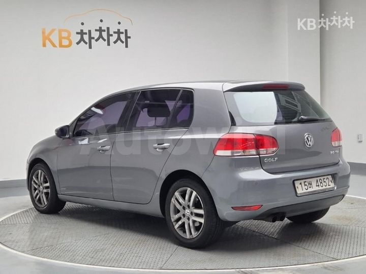 Volkswagen Golf 2011 — 2