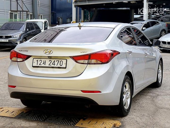 Hyundai Avante 2015 — 4