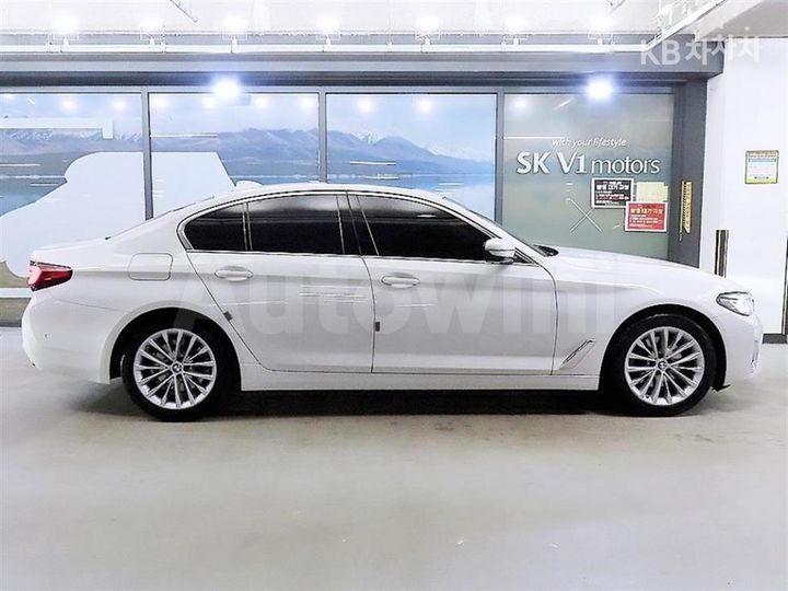 BMW 5 Series 2021 — 3