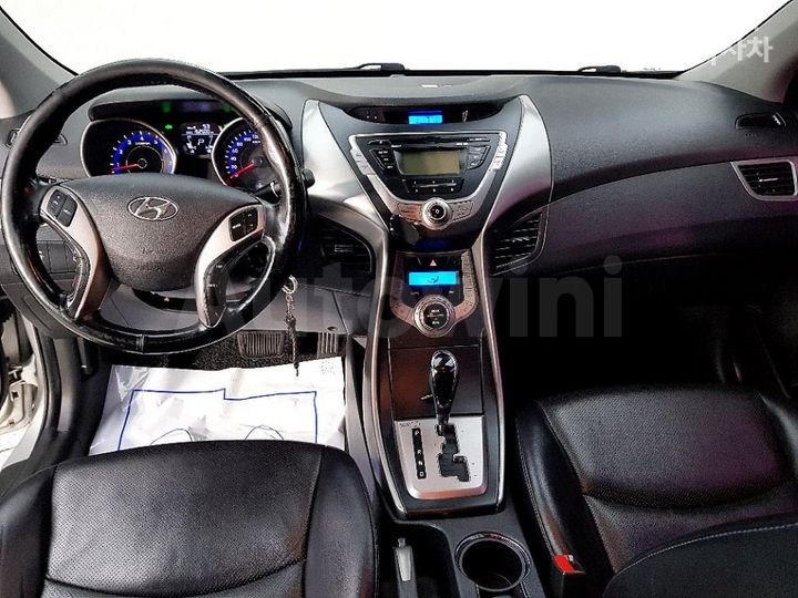 Hyundai Avante 2013 — 5
