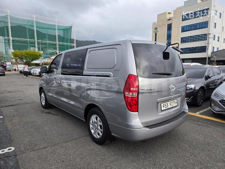 Hyundai Starex 2012 — 5