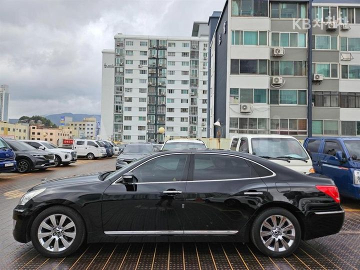 Hyundai Equus 2010 — 3