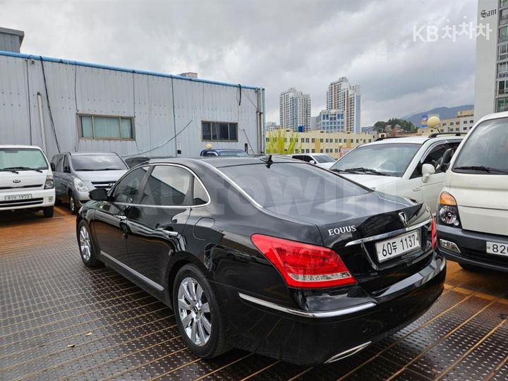 Hyundai Equus 2010 — 4