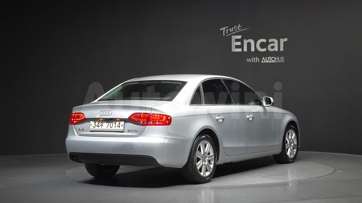 Audi A4 2012 — 2