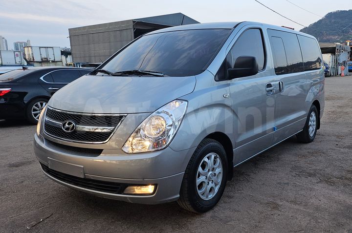 Hyundai Starex 2015 — 2