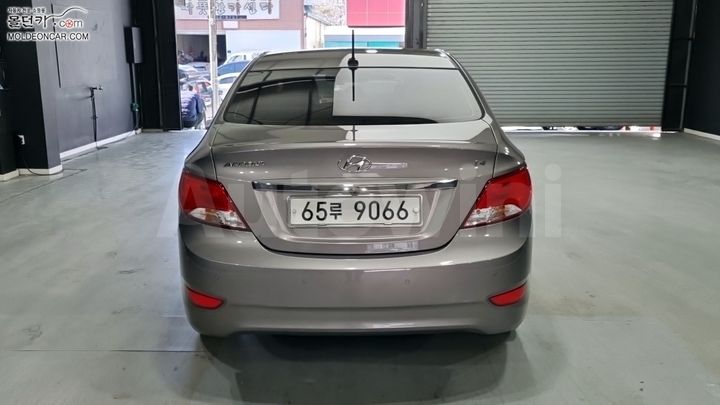 Hyundai Accent 2018 — 4