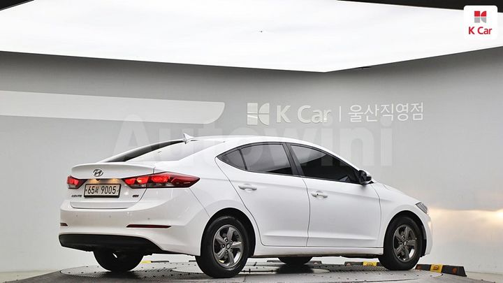 Hyundai Avante 2017 — 4