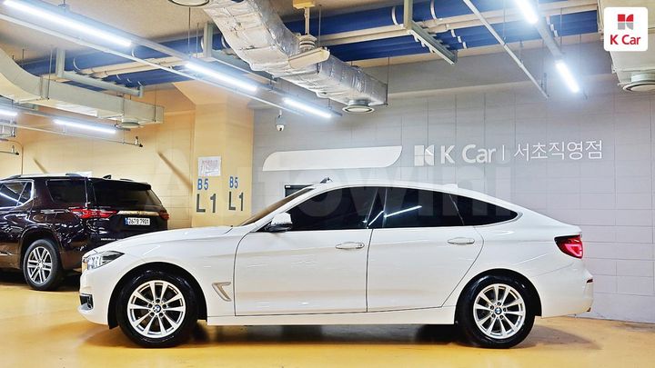 BMW 3 Series 2020 — 3