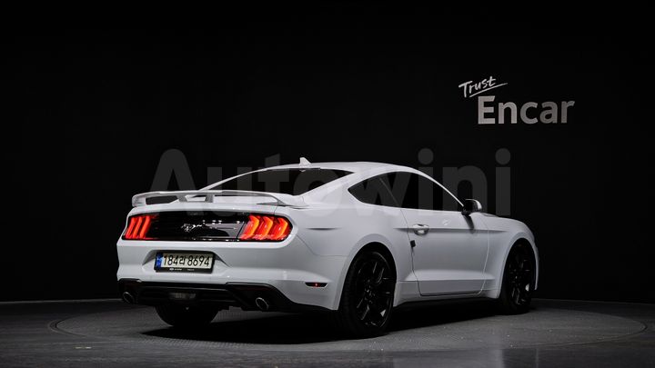 Ford Mustang 2021 — 2