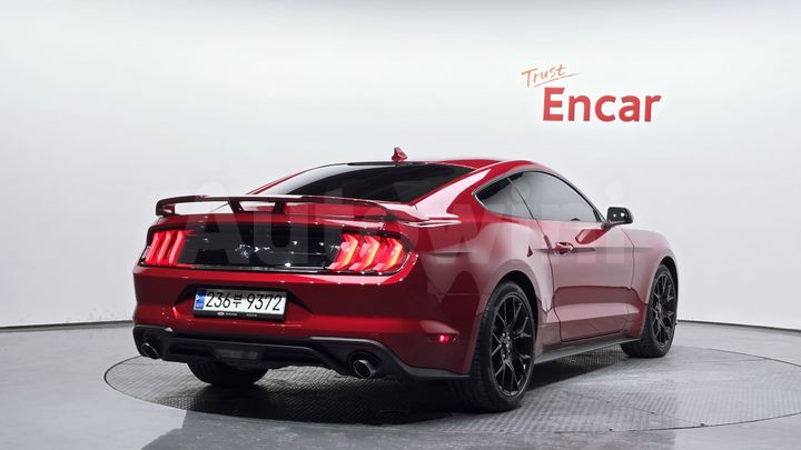 Ford Mustang 2023 — 2