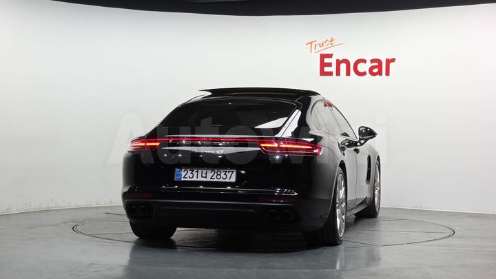 Porsche Panamera 2018 — 4