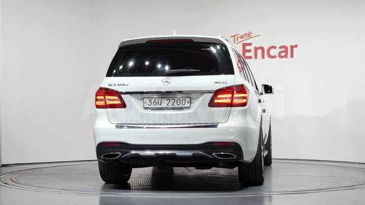Mercedes Benz GLS Class 2017 — 4