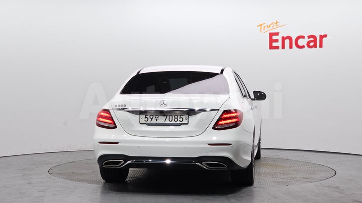 Mercedes Benz E Class 2019 — 4