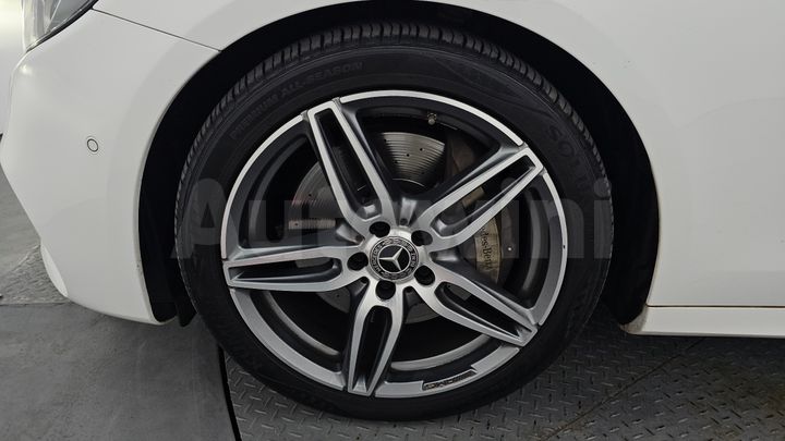Mercedes Benz E Class 2019 — 5