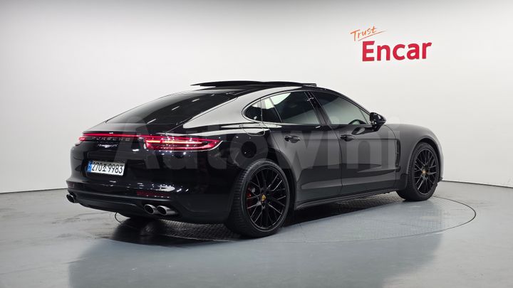 Porsche Panamera 2018 — 2