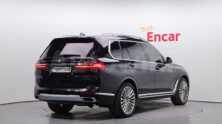 BMW X7 2021 — 2