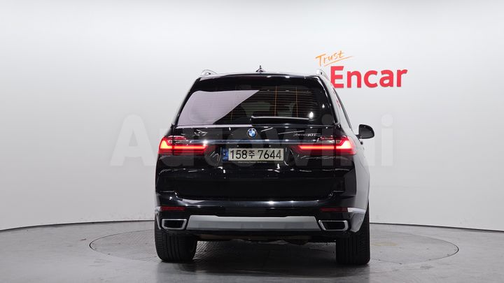 BMW X7 2021 — 4