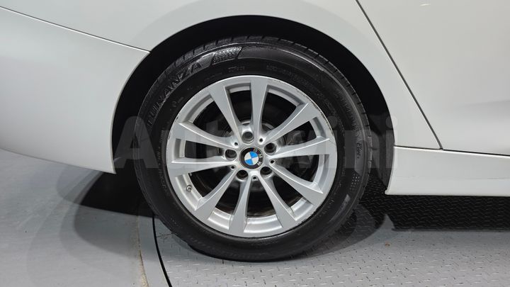 BMW 3 Series 2020 — 5