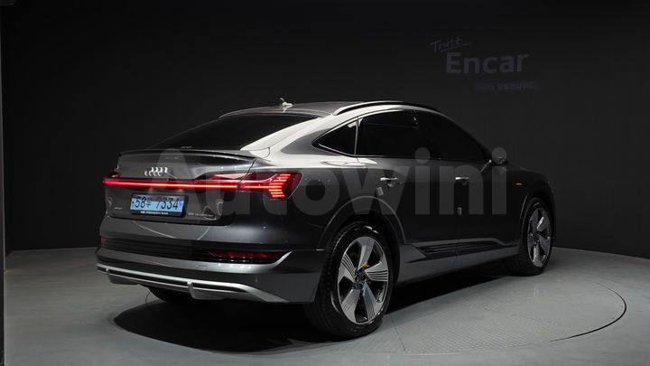 Audi e-tron 2022 — 2