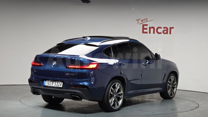 BMW X4 2021 — 2