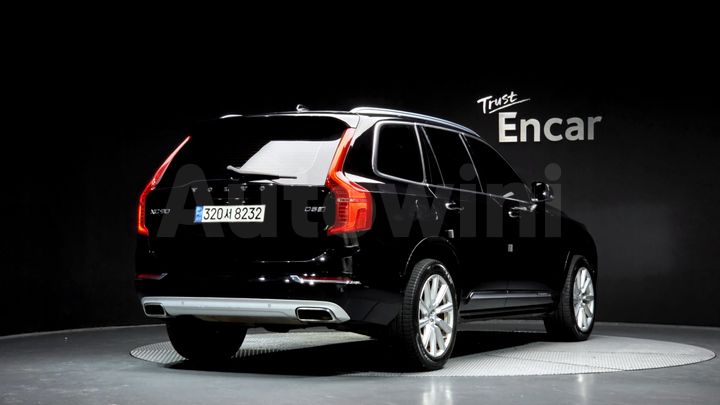 Volvo XC90 2017 — 2