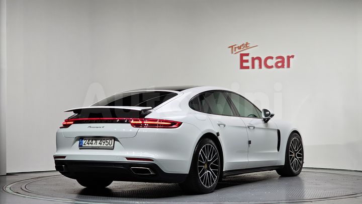 Porsche Panamera 2018 — 2